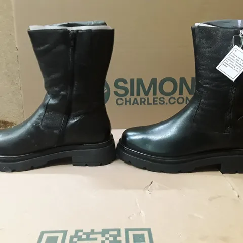 BOXED BRAND NEW SIMPLY BE BREENER WIDE BOOTS SIZE 7 BLACK COLOUR APPROXIMATELY 5 PAIRS