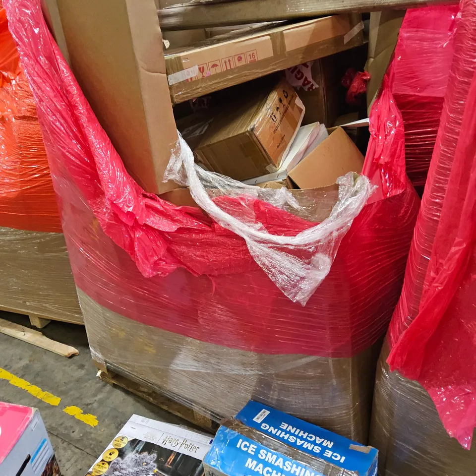 PALLET OF ASSORTED ITEMS TO INCLUDE, PLAY TENT, HARRY POTTER CHESS SET, INSTANT VORTEX AIR FRYER, ICE SMASHING MACHINE, INDOOR/OUTDOOR GATE