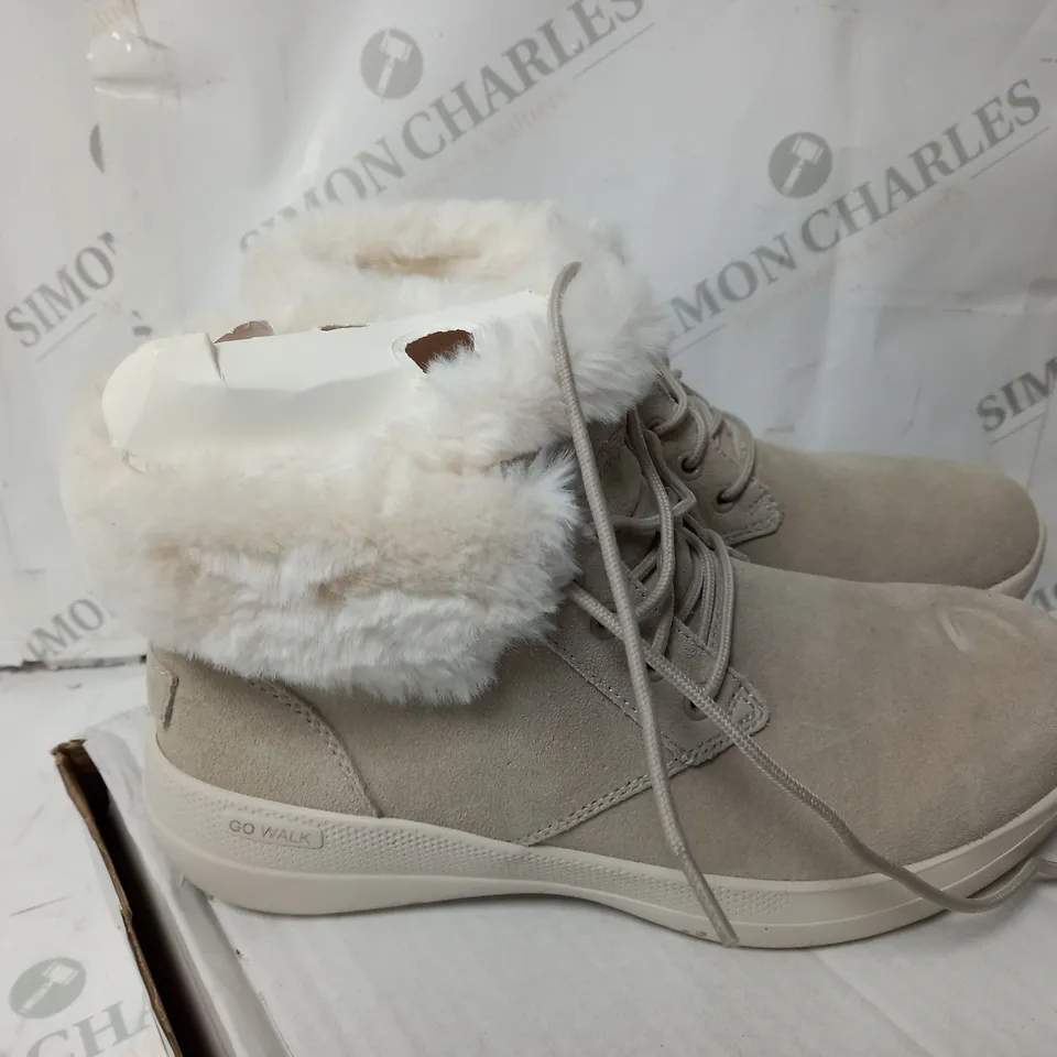 BOXED PAIR OF SKECHERS GO WALK SHOES IN TAUPE SIZE 3.5