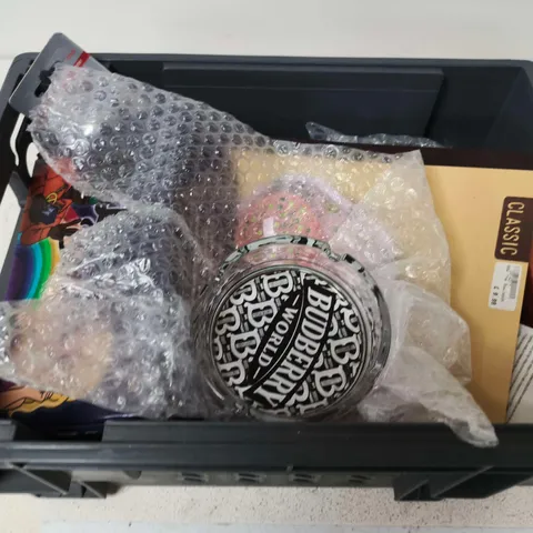 APPROX 10 ASSORTED TOBACCO AND SMOKING ITEMS 
