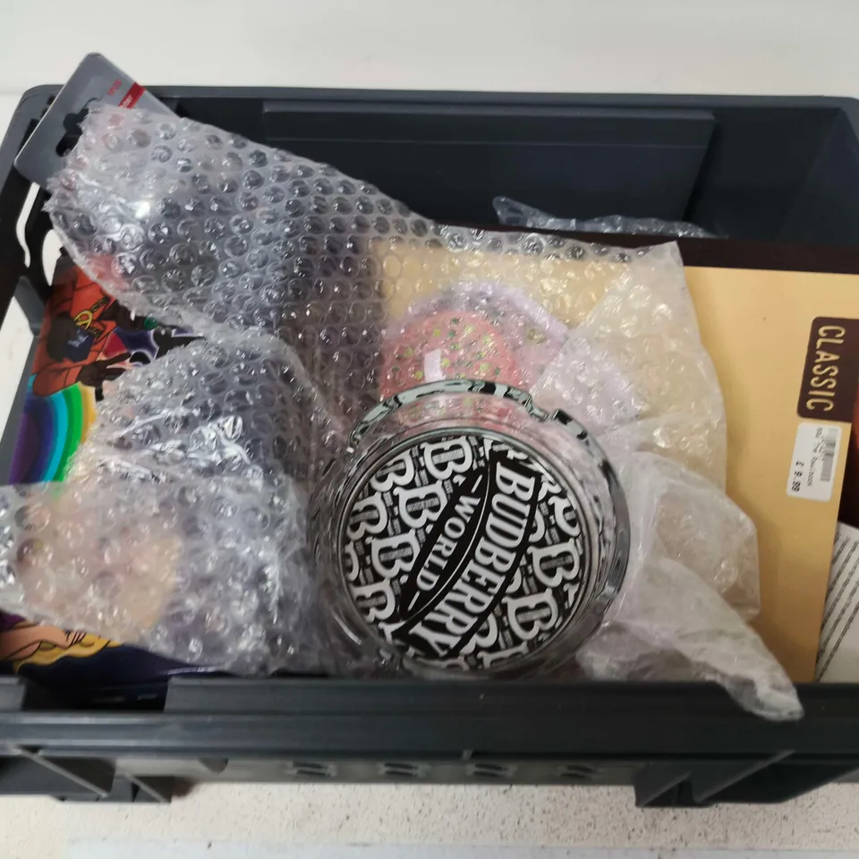 APPROX 10 ASSORTED TOBACCO AND SMOKING ITEMS