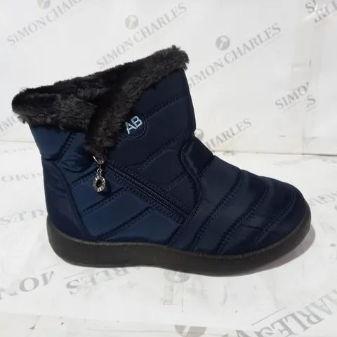 AB BLUE WINTER BOOTS SIZE 39