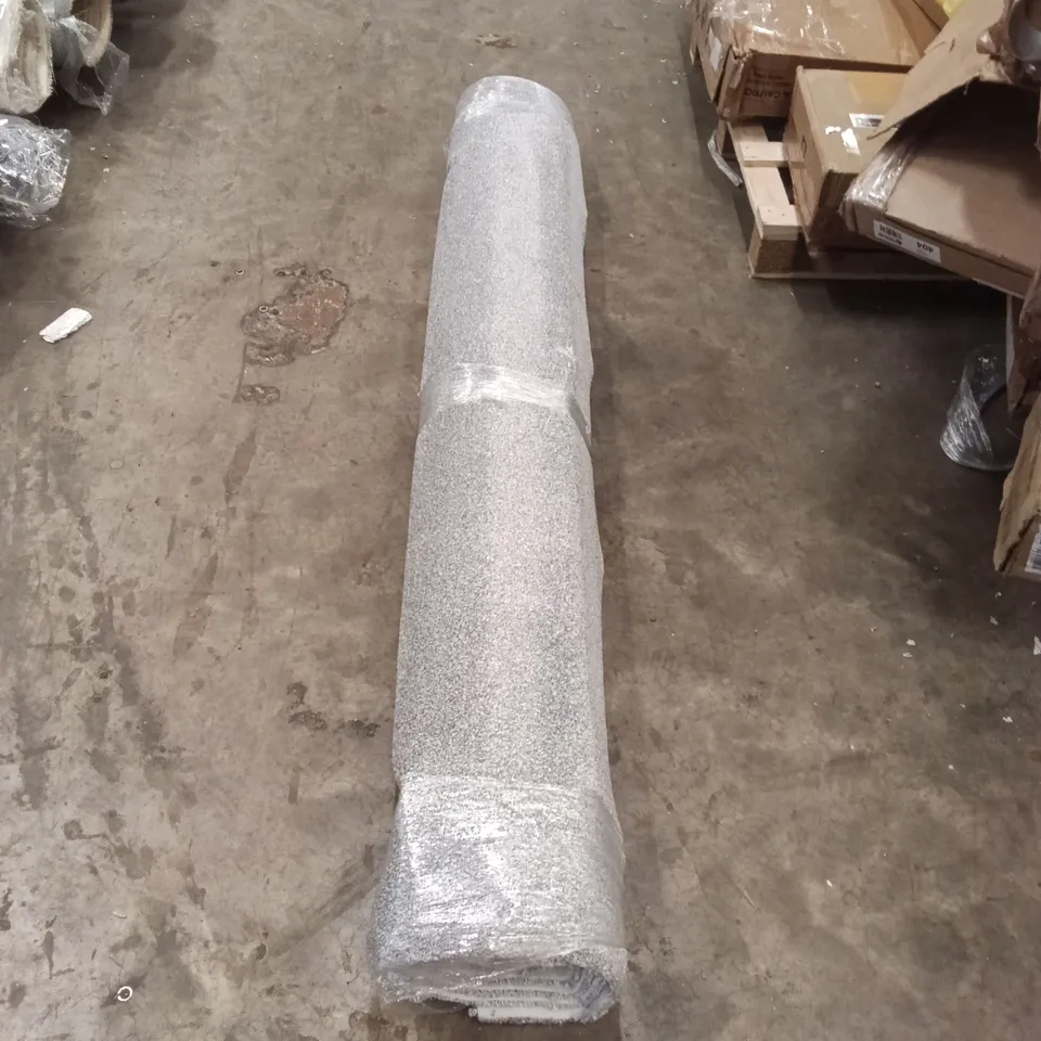 Roll of quality carpet approx size: unspecified