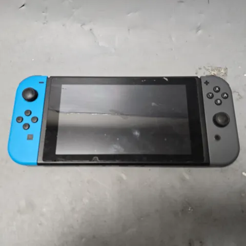 NINTENDO SWITCH GAMING CONSOLE - HAC-001(-01)