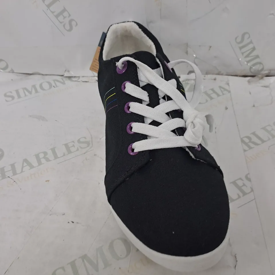 MIP KANNES NKEL BOOTS IN BLACK  - SIZE 6
