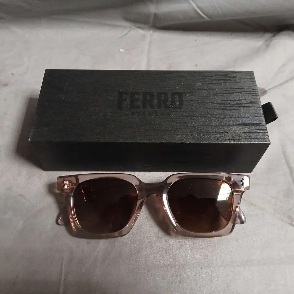 BOXED FERRO SUNGLASSES