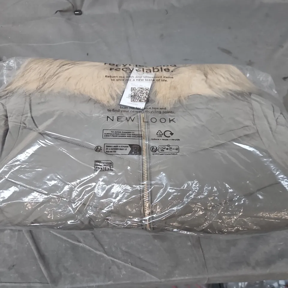 NEW LOOK WOMEN'S KHAKI PUFFER JACKET – SIZE 14