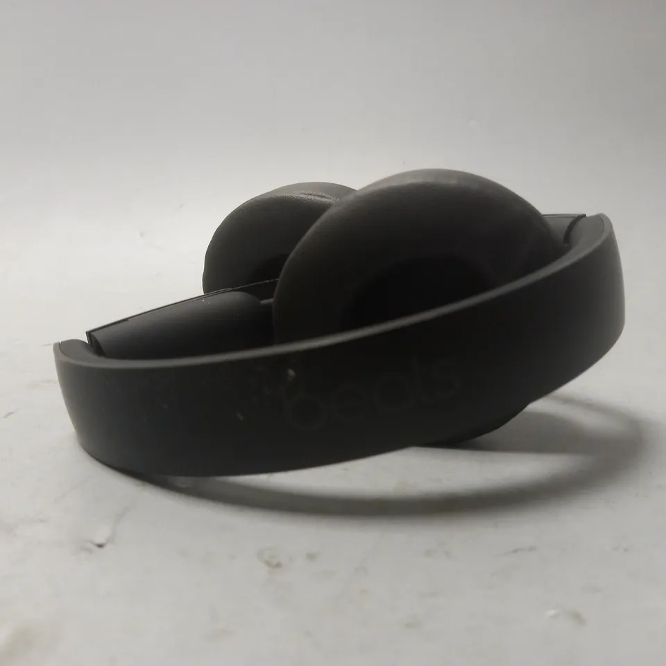 DRE BEAT HEADPHONES IN BLACK