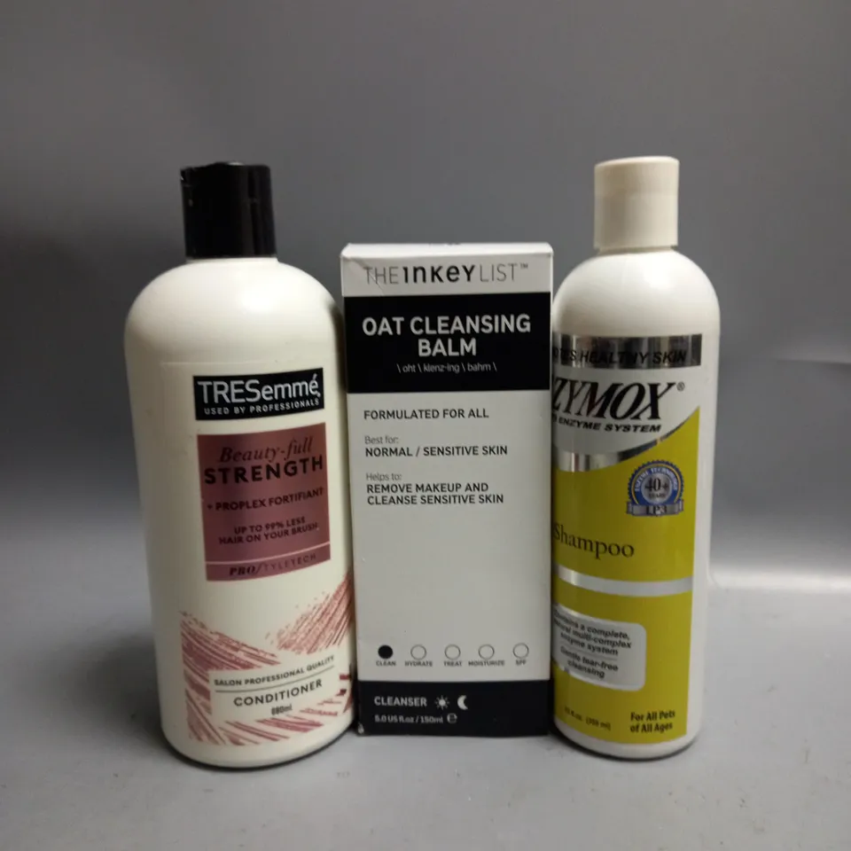 APPROXIMATELY 20 ASSORTED HEALTH & BEAUTY PRODUCTS TO INCLUDE TRESEMME CONDITIONER, THE INKEY LIST OAT CLEANSING BALM, ZYMOX SHAMPOO