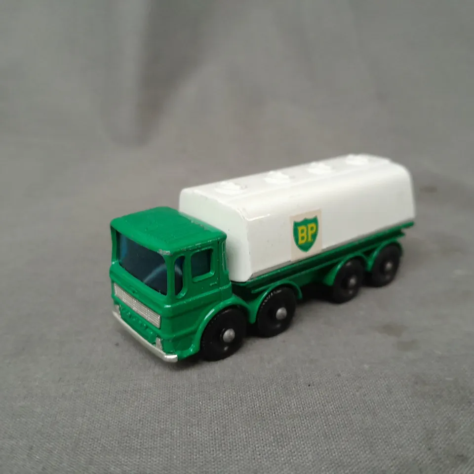 MATCHBOX SERIES NEW MODEL 32 - LEYLAND PETROL TANKER