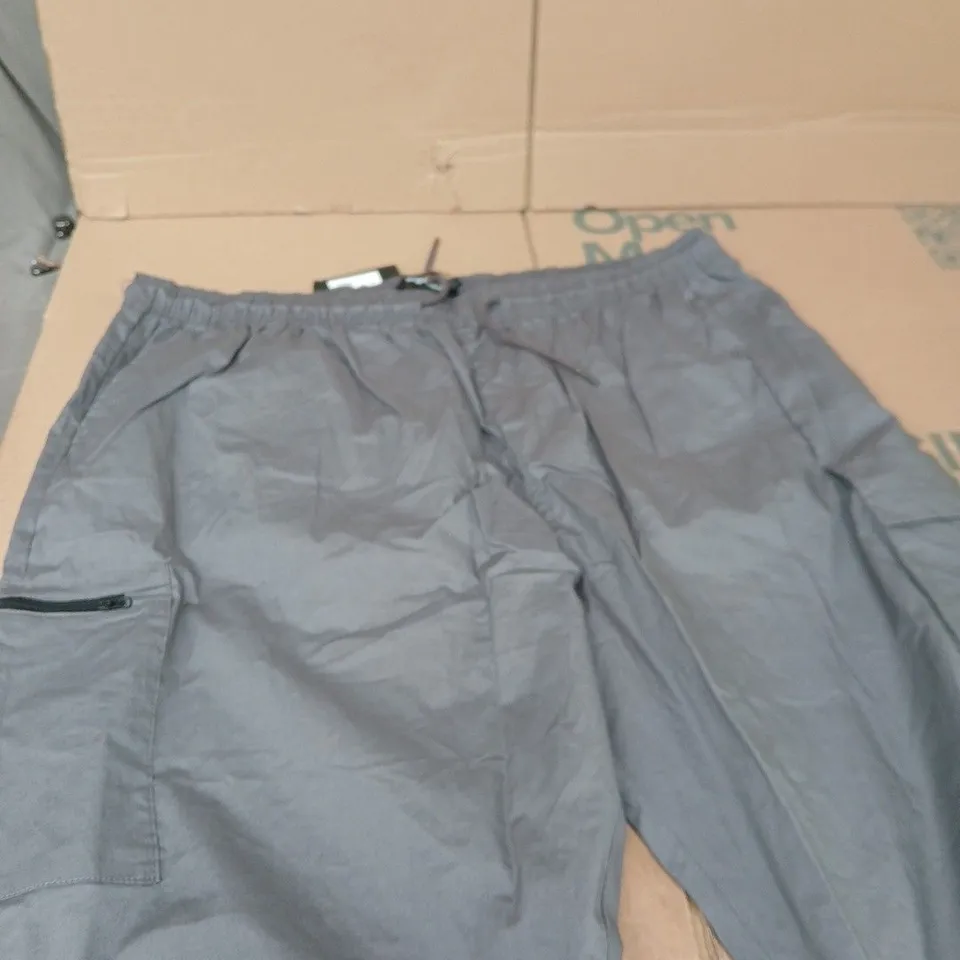 BIGDUDE CHARCOAL CARGO TROUSERS – MEN'S (52/29)
