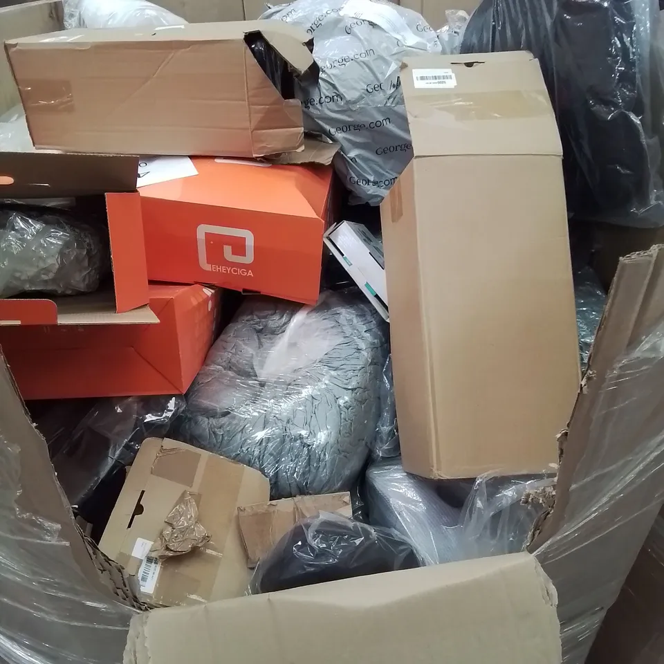 PALLET OF ASSORTED BEDROOM AND COMFORT BASED PRODUCTS TO INCLUDE; PILLOWS, SUPPORT SEAT CUSHIONS AND SIMILARLY RELATED GOODS