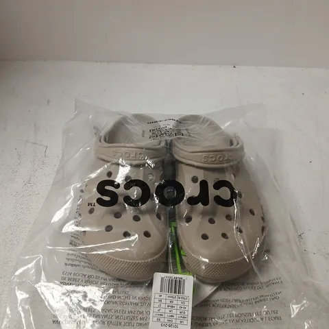 BAGGED CLASSIC CROCS CLOGS – BEIGE - M8/W9