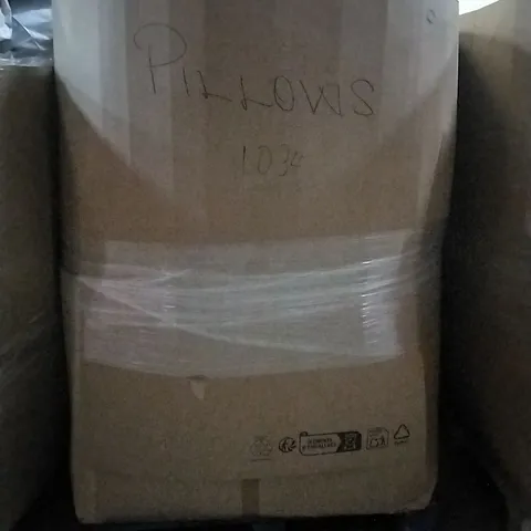 PALLET CONTAINING ASSORTED PILLOWS 