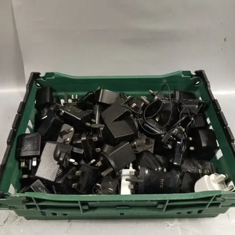 APPROXIMATELY 40 ASSORTED USB CHARGING PLUGS - COLLECTION ONLY