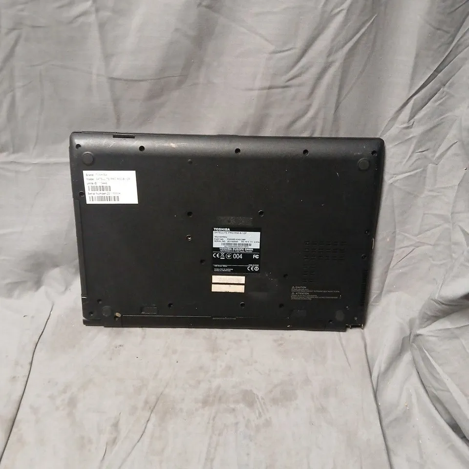 TOSHIBA SATELLITE PRO R50-B-12P LAPTOP
