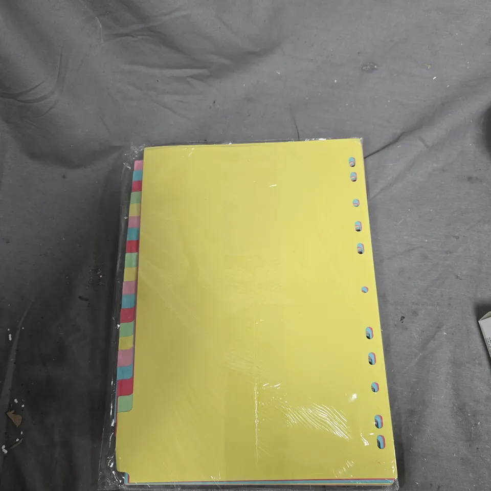 BOX OF APPROXIMATELY 20 ASSORTED ITEMS TO INCLUDE: BINDER CARD AND INK MIXER