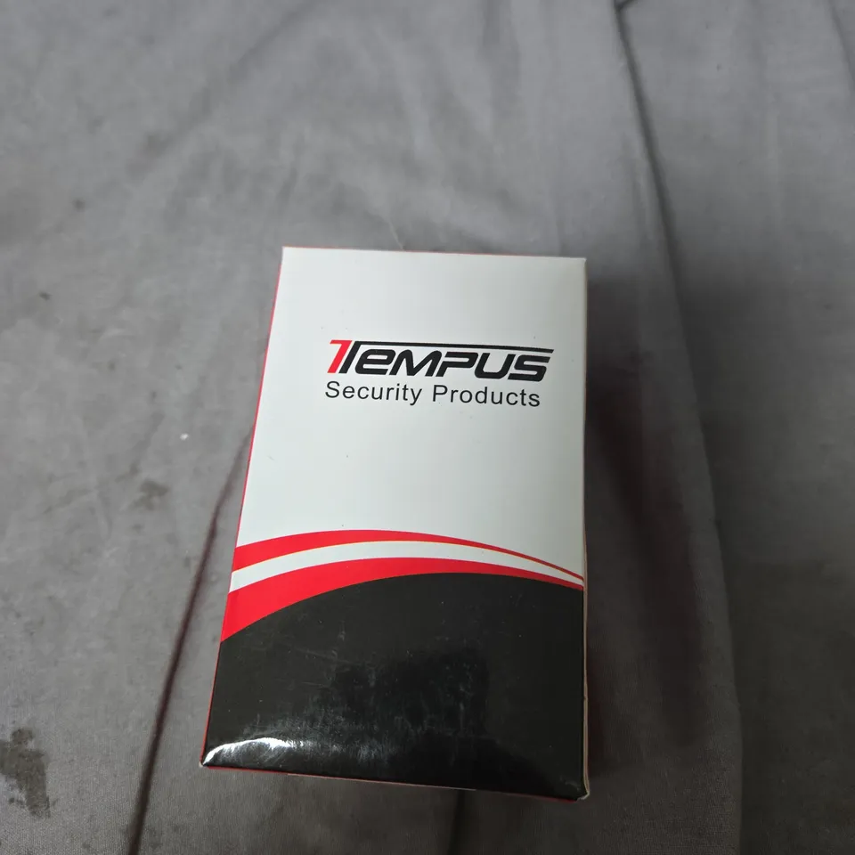 APPROXIMATELY 15 ASSORTED ITEMS ITEMS INCLUDING PLUSNET ROUTER AND RESIDULE CURRENT DEVICE 