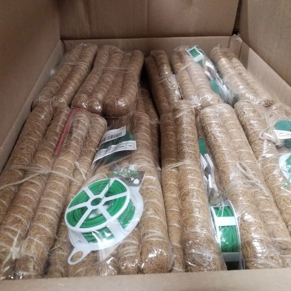 PALLET CONTAINING ASSORTED GARDENING PRODUCTS INCLUDING BENDABLE MOSS POLE & PLANT FOOD