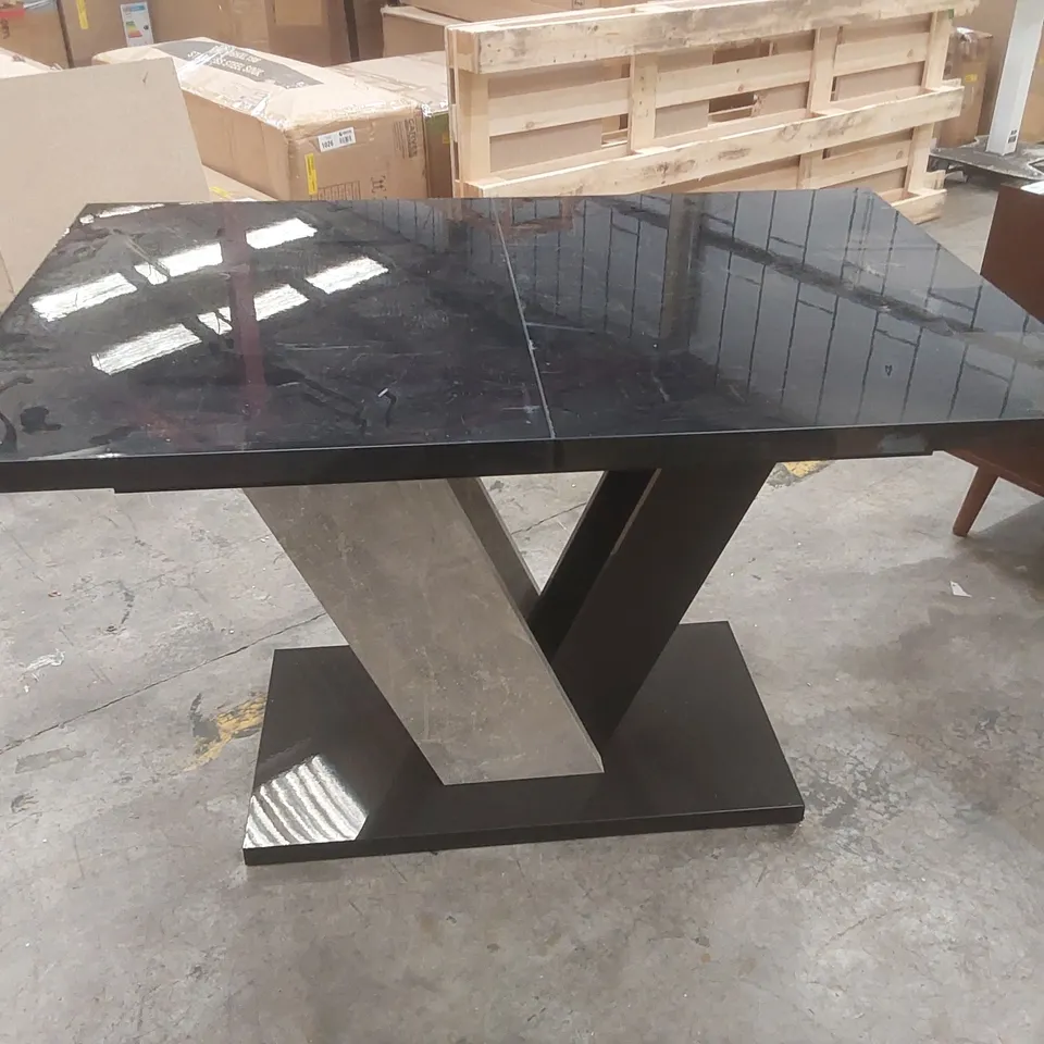 EXTENDABLE DINING TABLE DUBAI COLOUR:BLACK GLOSS/GREY