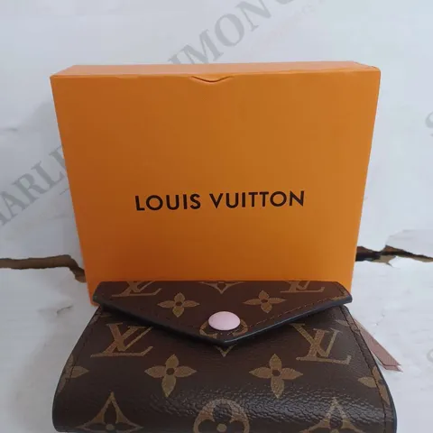 BOXED LOUIS VUITTON PURSE WITH PINK INSIDE