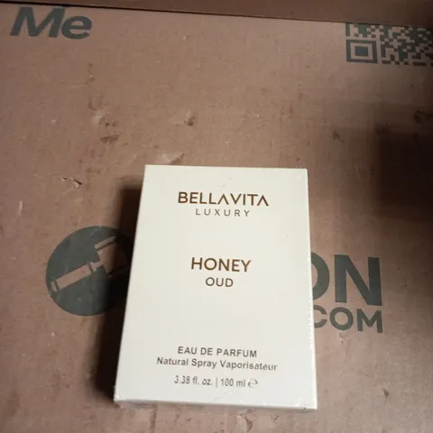 APPROXIMATELY 10 BOTTLES OF ASSORTED PERFUMES INCLUDING BELLAVITA AND FAR AWAY 