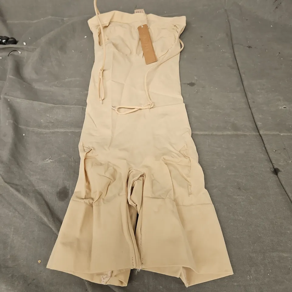 SKIMS SHEER SEAMLESS STRAPLESS SHORTIE BODYSUIT IN SAND SIZE M