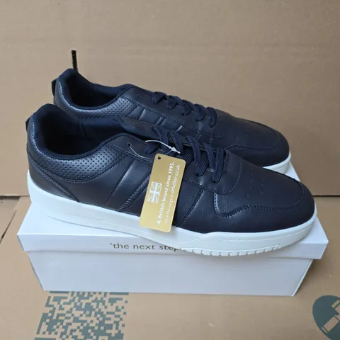 BOXED PAIR OF DR KELLER MIKE SHOES IN NAVY - UK 12