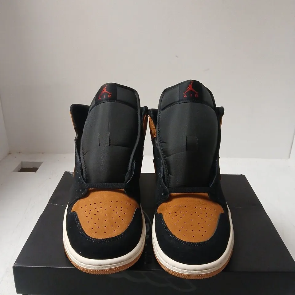 BOXED PAIR OF AIR JORDAN 1 MID SE SNEAKERS - UK SIZE 10