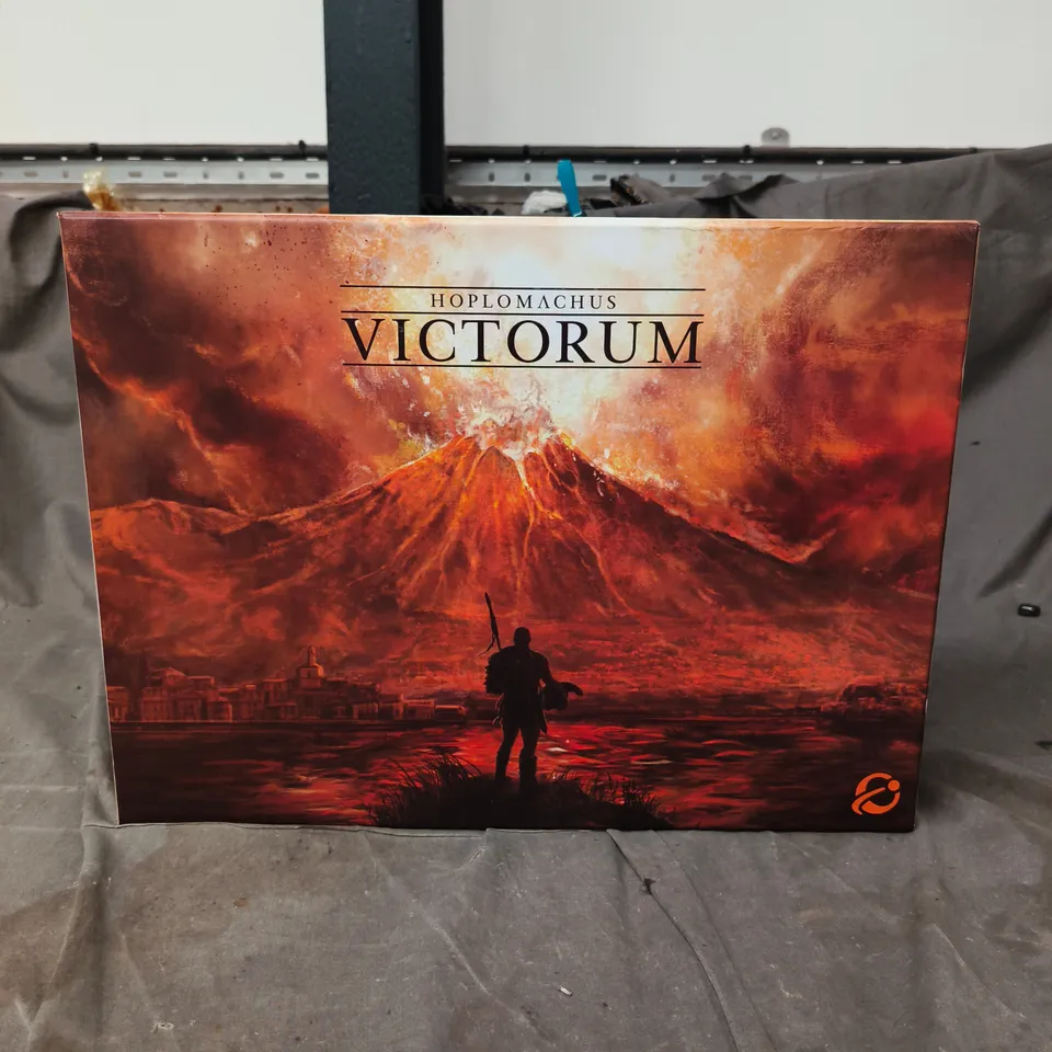 VICTORUM (HOPLOMACHUS) – BOARD GAME BY CHIP THEORY GAMES, BOXED WITH DICE, CHIPS, CARDS AND RULEBOOKS