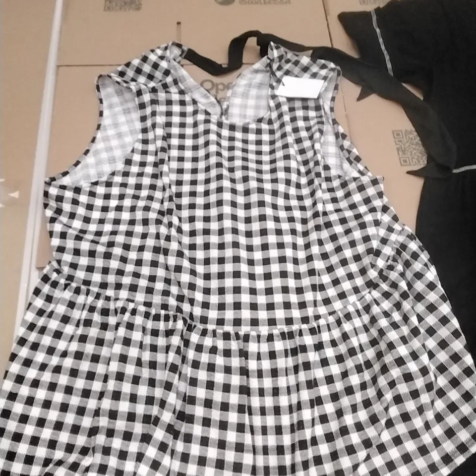 PALLET OF BRAND NEW WOMENS QUALITY DESIGNER CLOTHES APPROXIMATELY 130 TO INCLUDE; COATS, SHIRTS, TOPS ETC