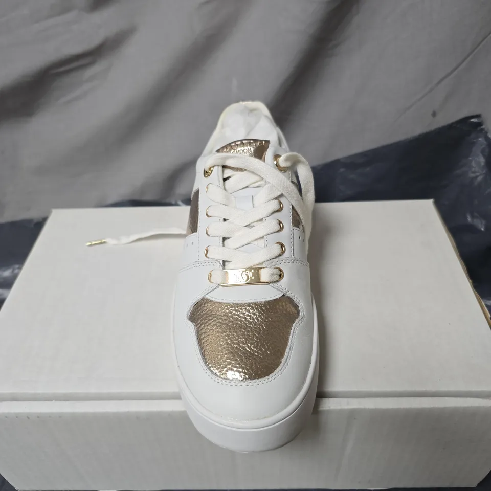 DUNE LONDON WHITE & GOLD METALLIC SNEAKERS – BOXED SIZE 4