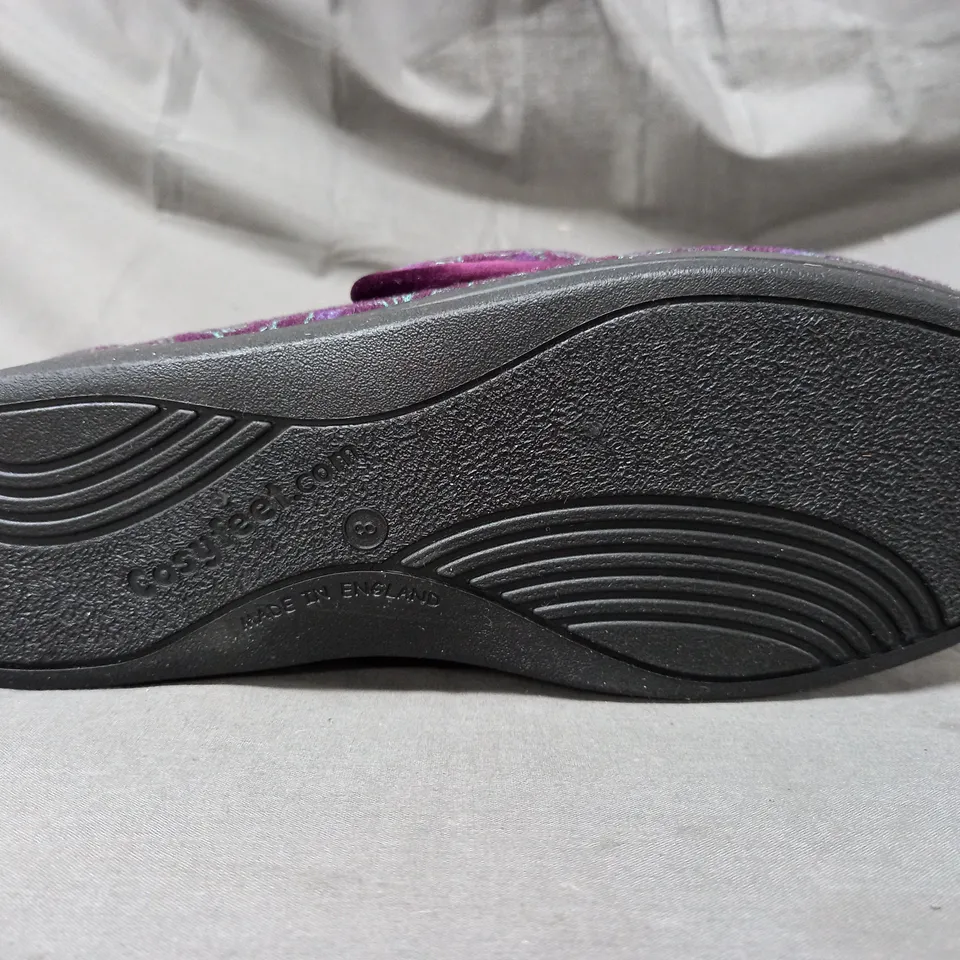 BOXED PAIR OF COSYFEET EXTRA ROOMY SLIPPERS IN PLUM W. FLORAL DESIGN UK SIZE 8