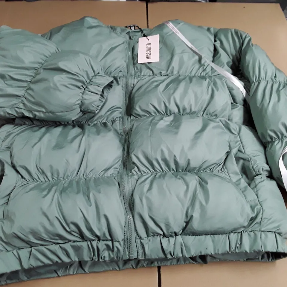 MISSGUIDED MARSHMALLOW PADDED PUFFER IN GREEN - UK 12