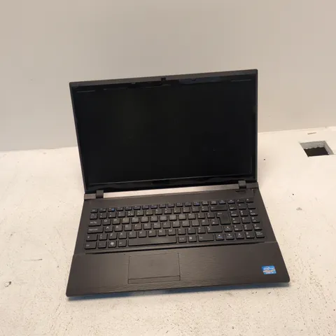 RM NOTEBOOK 320 LAPTOP β W255EU, INTEL CORE I3, 4GB RAM