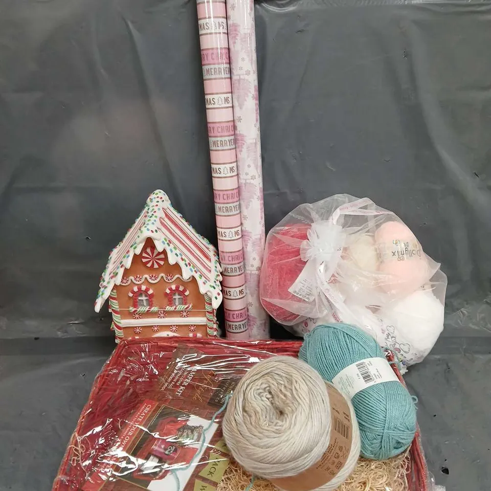 LARGE BOX OF APPROXIMATELY 12 ASSORTED ITEMS TO INCLUDE - YARN - HAMPER KIT - CHRISTMAS GINGERBREAD HOUSE DECORATION - ETC