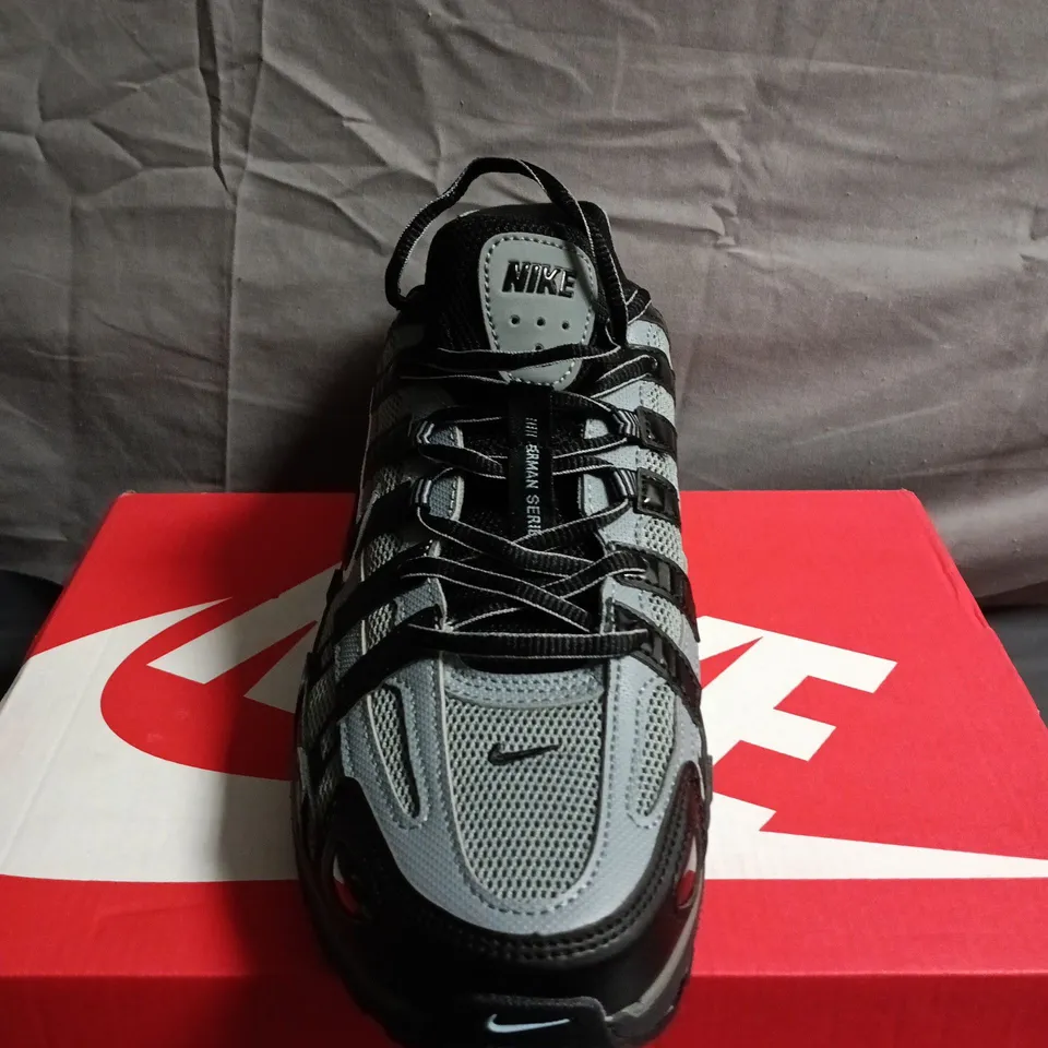 BOXED PAIR OF NIKE P-6000 RUNNING SHOES – GREY/BLACK - UK SIZE 10