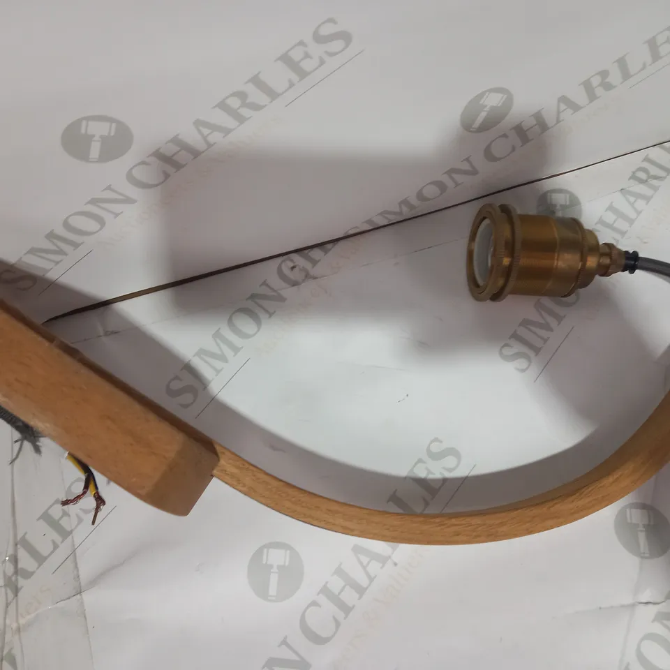 TOM RAFFIELF HANTER OAK WALL LIGHT