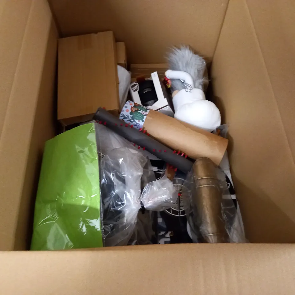 LOT OF ASSORTED HOUSEHOLD ITEMS TO INCLUDE FESTOOL CASE, KONG DOG TOY, GALAXY S22 CASE AND LED ALARM CLOCK