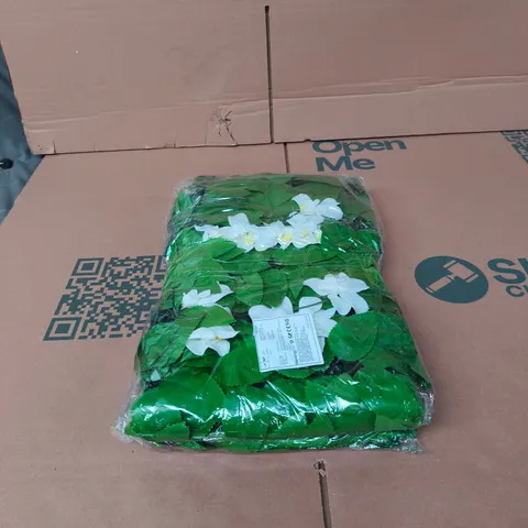 ARTIFICIAL LEAF GARDEN ORNAMENT/FEATURE