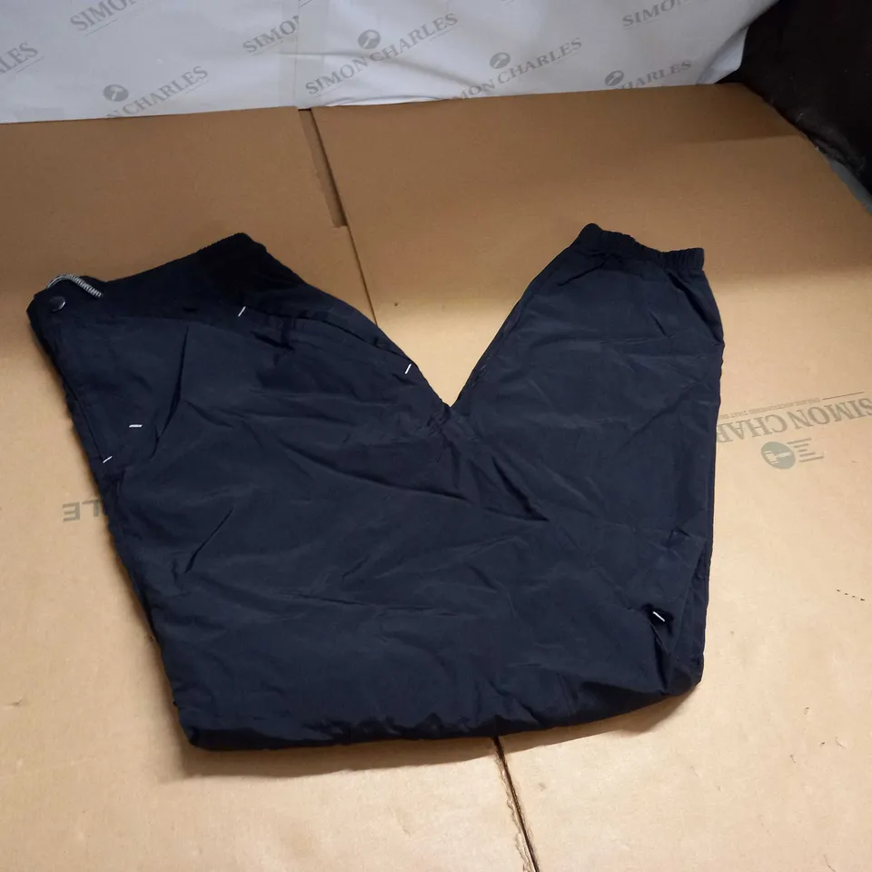 GYMSHARK TROUSERS SIZE L