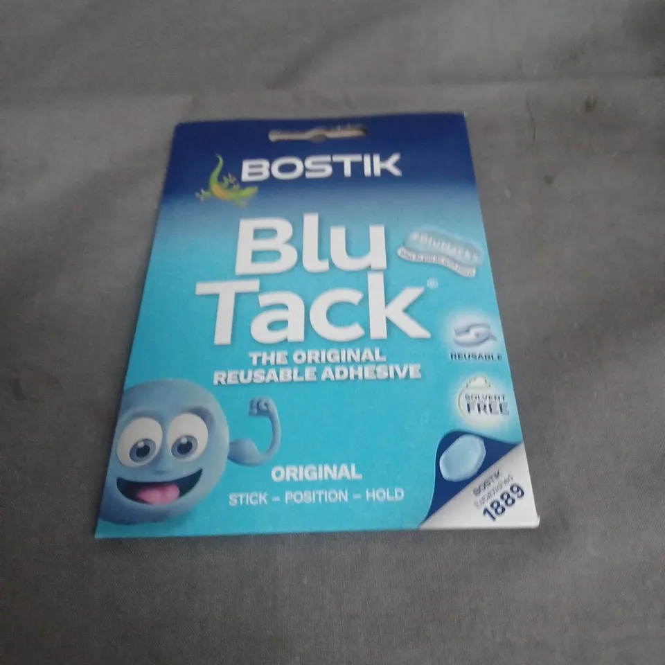 APPROXIMATELY 20 ASSORTED HOUSEHOLD ITEMS INCLUDING BLU TACK , KITCHEN TIMER AND RADIATOR VALVE