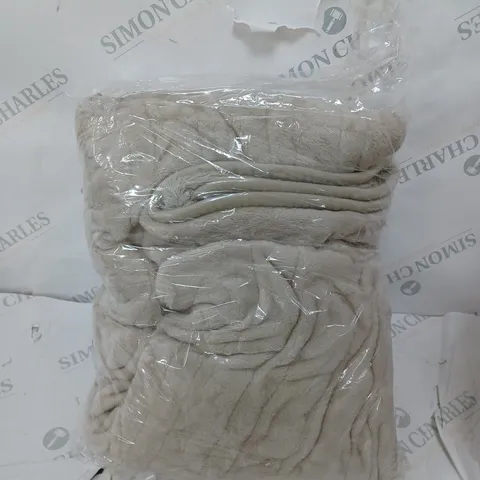BOXED COZEE HOME VELVETSOFT HEATED THROW IN STONE 