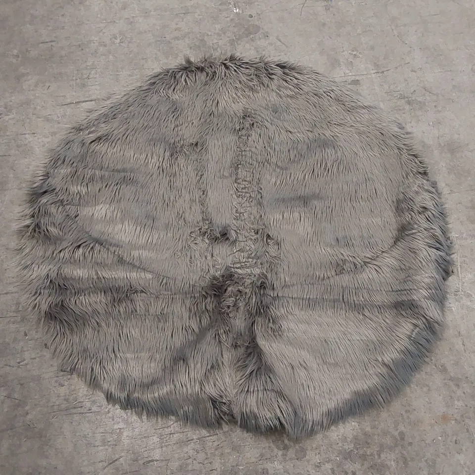 BRAND NEW BAGGED PACO HOME PLAYA RUG - 120cm D