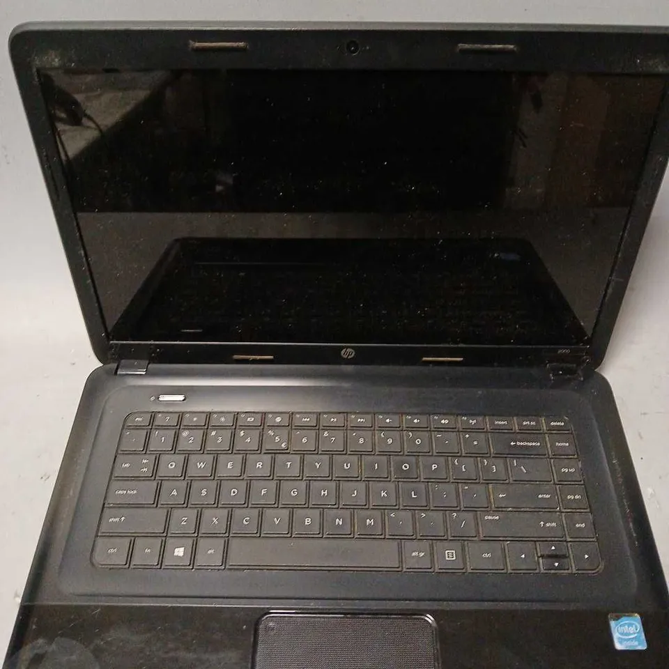 HP 2000 BLACK LAPTOP