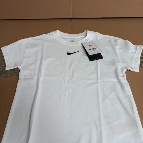 NIKE INFANT WHITE LOGO TEE SIZE XS -