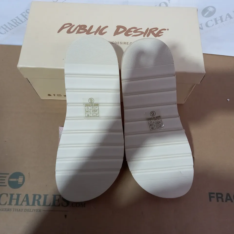 BOXED PAIR OF PUBLIC DESIRE FLIPFLOPS SIZE 6