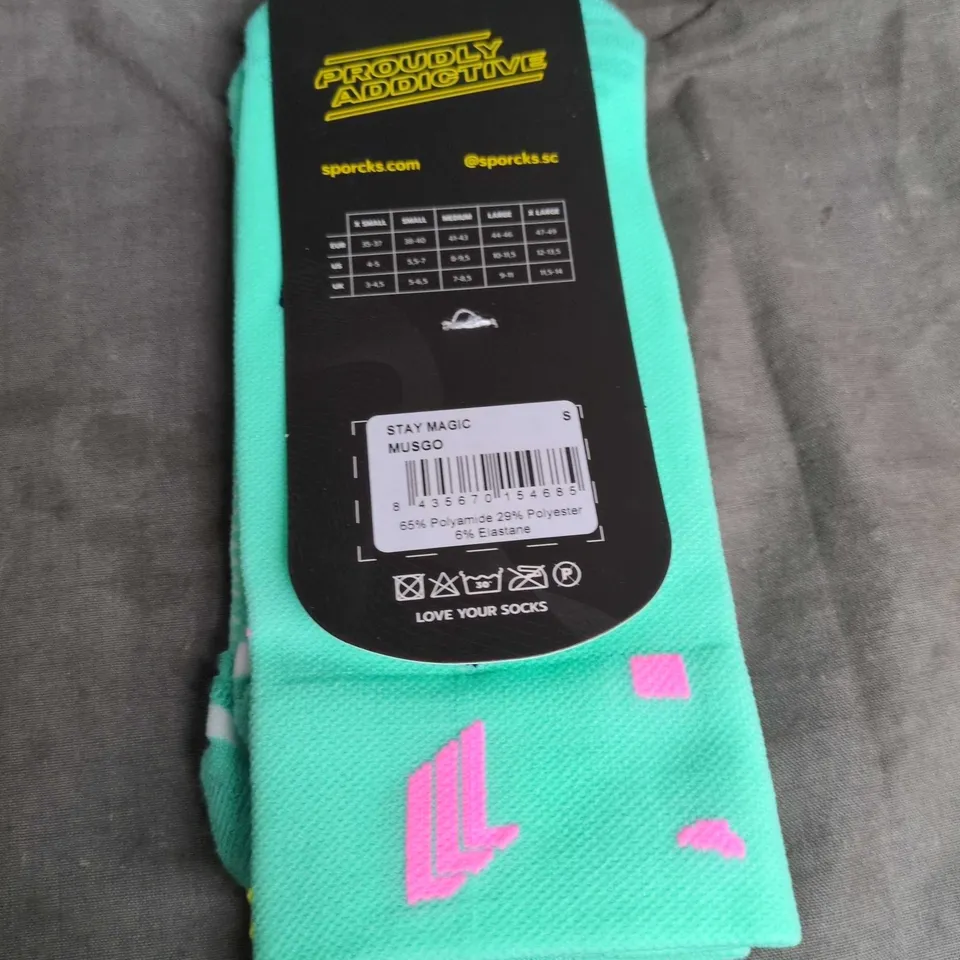 SPORCKS STAY MAGIC MUSGO SOCKS – TURQUOISE WITH PINK SIZE SMALL