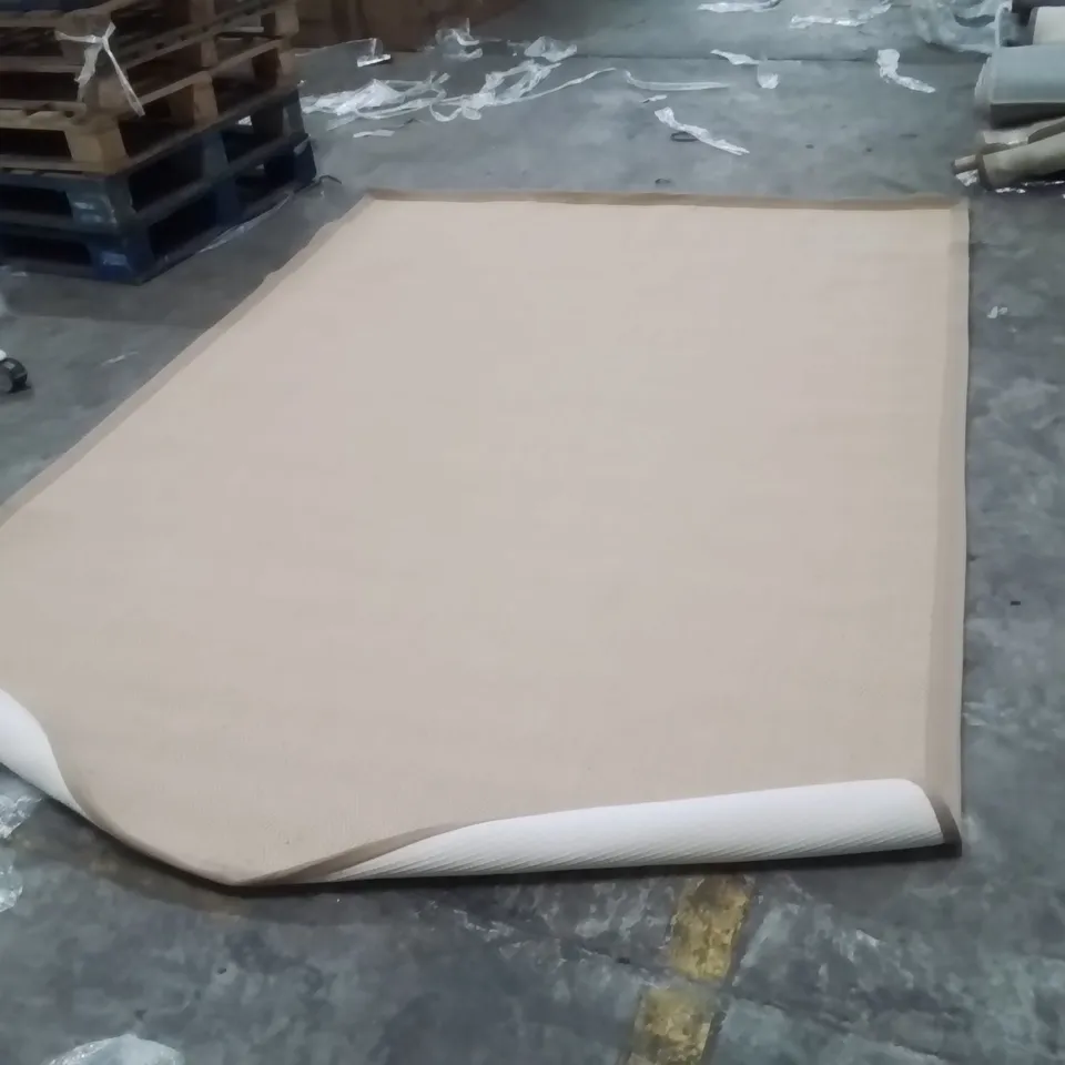 QUALITY DESIGNER AREA RUG - APPROXIMATELY 281X200