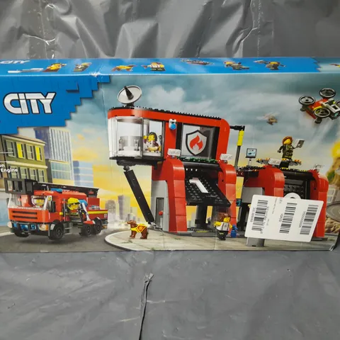 LEGO CITY - FIRE STATION WITH FIRE ENGINE PLAYSET 60414